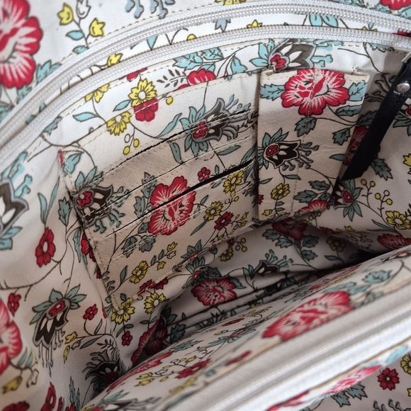 Latico Black Leather Laptop Bag - Picture 12 of 16